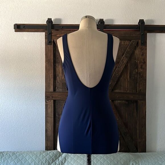 Lands End Long Slender Tummy Control Chlorine Resistant V-neck Wrap Swimsuit - Picture 7 of 13